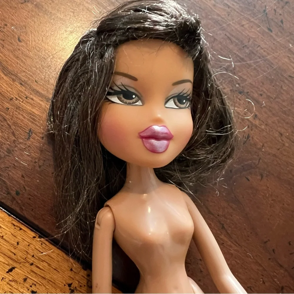 Bratz Yasmin Short Hair--2001